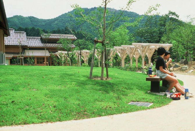 豊岡市立弘道小学校 いるか設計集団